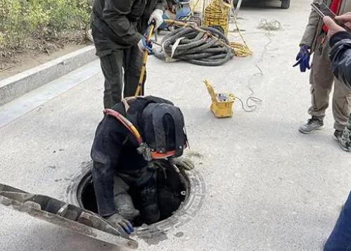 保定顺平抽化粪池公司分享管道气囊封堵的原理。